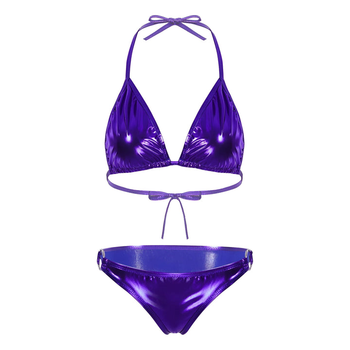 Ensemble de bikini noir brillant en similicuir. Haut triangle à nouer et bas avec anneaux. Mode sexy et audacieuse pour l'été.