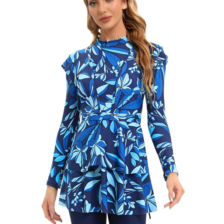Maillot de bain modeste bleu à imprimé floral, manches longues, col montant et jupe courte. Vêtement de plage pour femmes voilées. Mode islamique.
