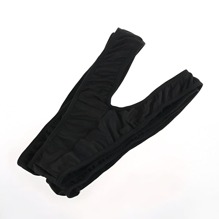 Culotte en tissu bleu marine, élastiques sur les bords, vue de dessus sur fond blanc. Lingerie féminine confortable et élégante.