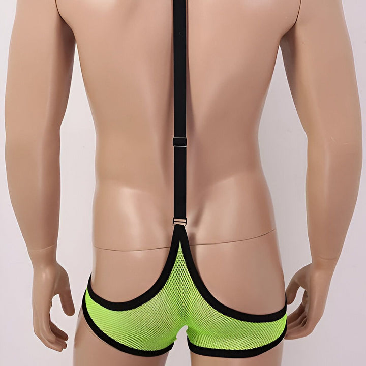 Mannequin portant un sous-vêtement homme en maille blanche avec bordure noire et des bretelles noires. Vue de dos.