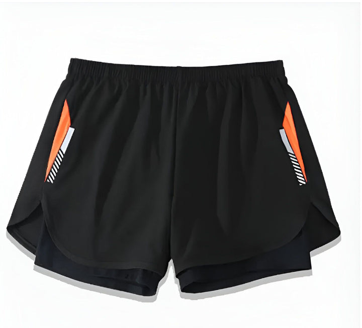 Dos d'un homme portant un maillot de bain noir à manches courtes et un short de bain noir sur un fond bleu clair.