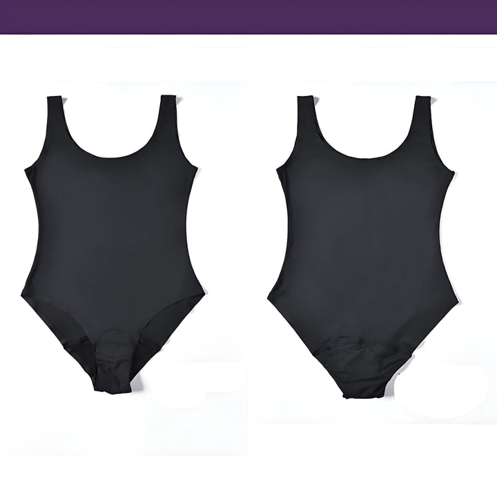 Gros plan sur l'intérieur d'un vêtement noir. On voit des détails de couture, des textures différentes, et des matériaux qui suggèrent un vêtement technique ou de sport.