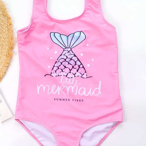 Dessin d'une queue de sirène sur fond rose avec des bulles. Inscription "little". Design enfantin et mignon. Idéal pour vêtements et accessoires pour enfants.