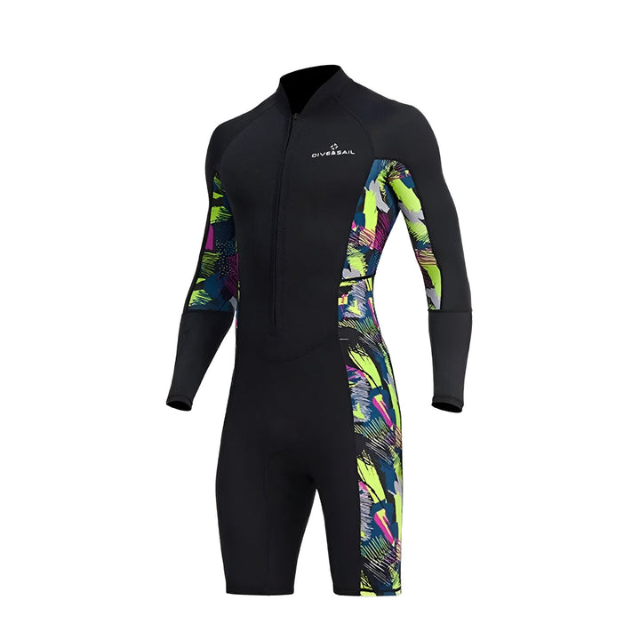 Combinaison de plongée homme noire à manches longues et jambes courtes, avec motifs colorés sur les côtés. Marque "New Challenge" visible. Vue arrière. Idéale pour les sports nautiques et la plongée sous-marine.